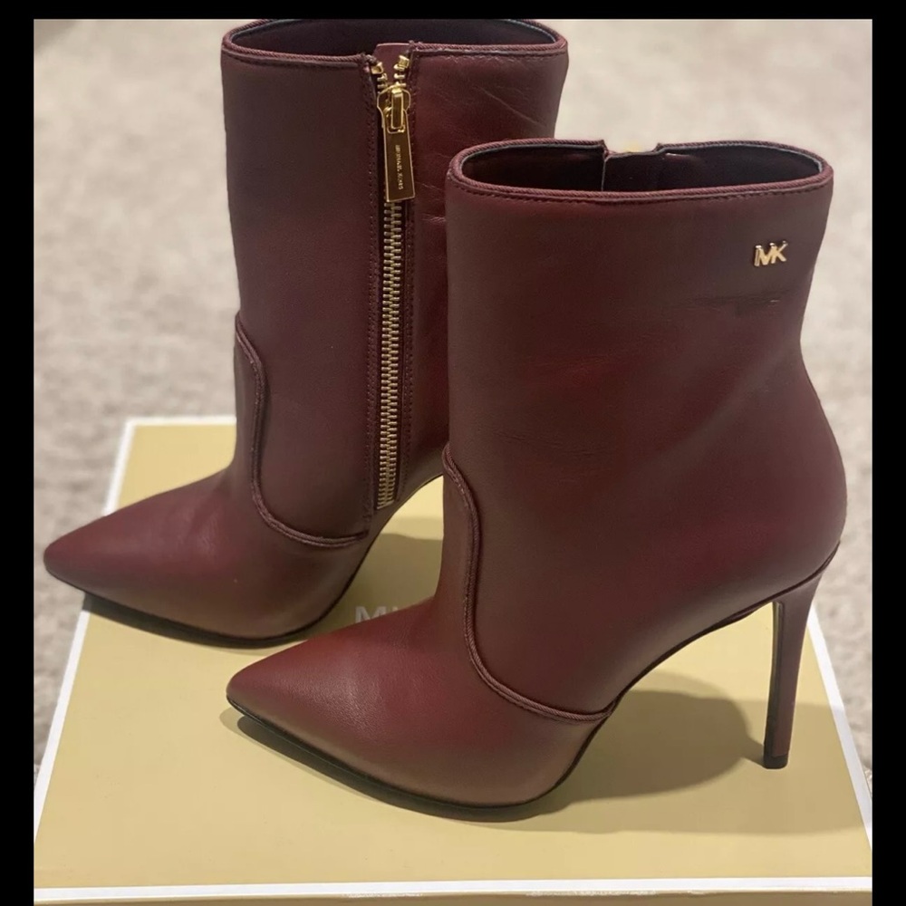 Micheal Kors Burgundy Ankle boot 5.5